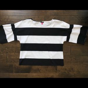 NWOT Vince Camuto Top